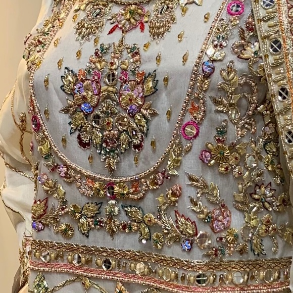 Large. Gharara, Kameez, Dupatta set with all hand work on it. - Picture 1 of 7